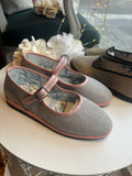 MARY JANE GRIGIO LINO CON BORDATURA ROSA