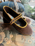 MARY JANE VELLUTO MARRONE CON BORDATURA DORATA