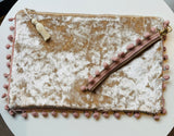 POCHETTE VELLUTO BEIGE MARTELLATO